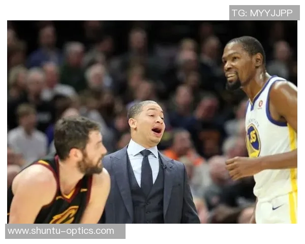 德国足球传奇之路:从千年老二到辉煌巅峰的球星蜕变历程 德国足球传奇之路:从千年老二到辉煌巅峰的球星蜕变历程