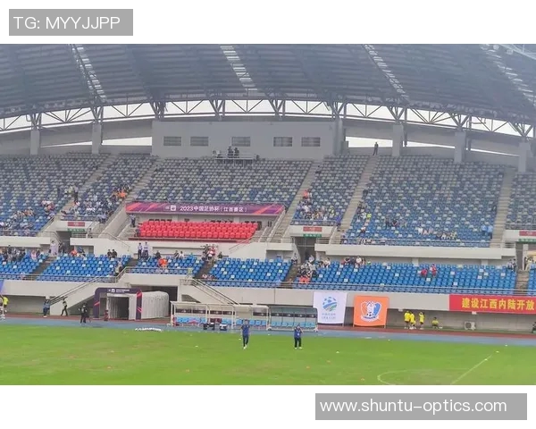 法国足球新星崛起:年轻球员引领蓝军未来辉煌之路 法国足球新星崛起:年轻球员引领蓝军未来辉煌之路